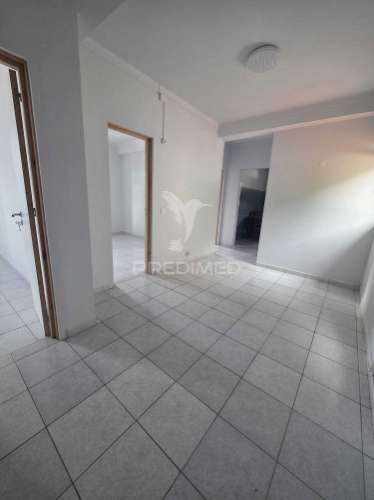 Moradia de dois pisos - pronta a entrar