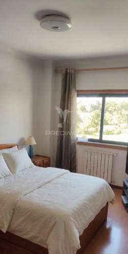 Apartamento t2 com parqueamento em santo antónio dos cavaleiros