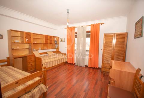 T3 com 162 m² com garagem e sótão no bairro da luz – guarda