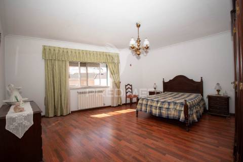 T3 com 162 m² com garagem e sótão no bairro da luz – guarda