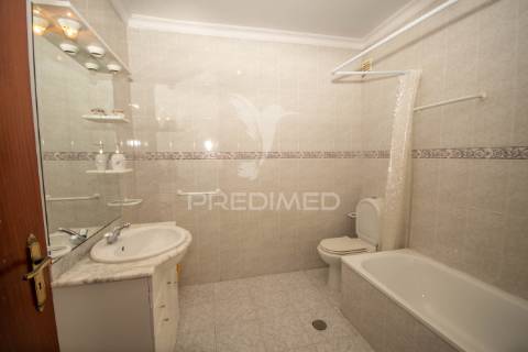 T3 com 162 m² com garagem e sótão no bairro da luz – guarda