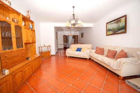 T3 com 162 m² com garagem e sótão no bairro da luz – guarda