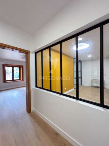 Moradia t3 com potencial de alojamento local, piscina e sustentabilidade  ​