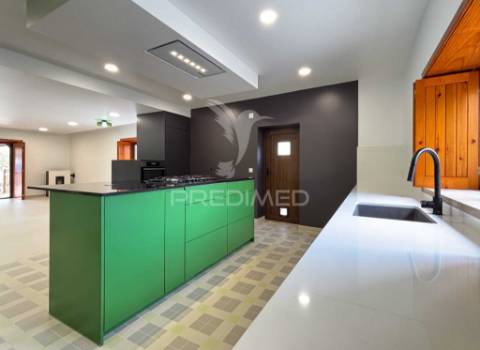 Moradia t3 com potencial de alojamento local, piscina e sustentabilidade  ​