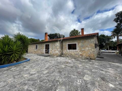 Moradia t3 com potencial de alojamento local, piscina e sustentabilidade  ​