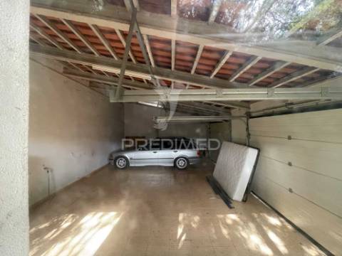 Moradia t3 com potencial de alojamento local, piscina e sustentabilidade  ​