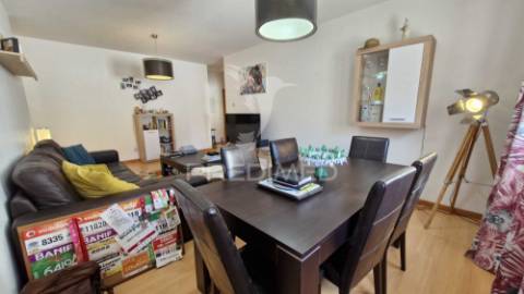 Apartamento t1 com box fechada