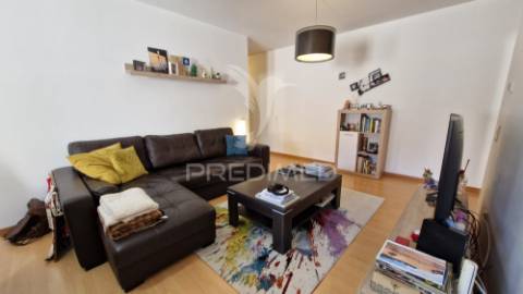 Apartamento t1 com box fechada