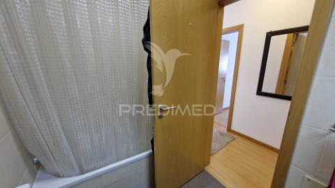 Apartamento t1 com box fechada