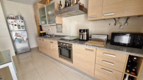 Apartamento t1 com box fechada