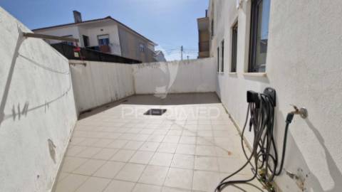 Apartamento t1 com box fechada