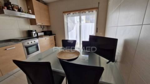 Apartamento t1 com box fechada