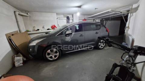 Apartamento t1 com box fechada