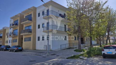 Apartamento t1 com box fechada