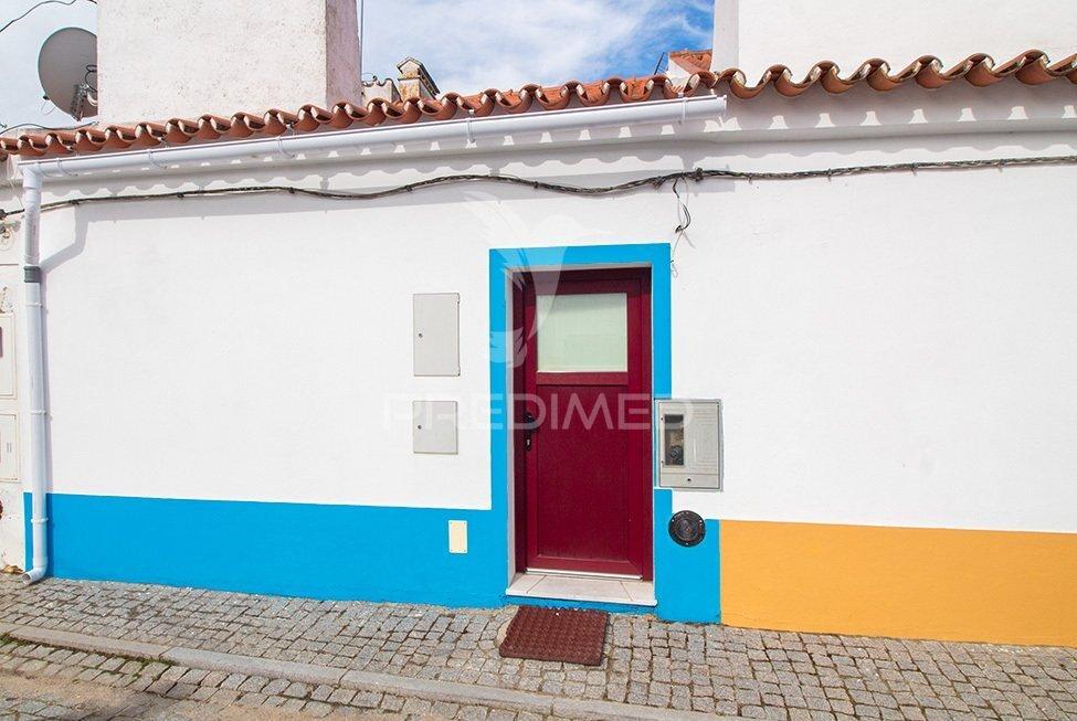 T1 recuperado no vimieiro c/ cozinha equipada e sótão habitável