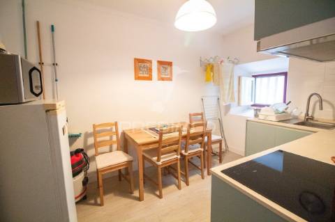 T1 recuperado no vimieiro c/ cozinha equipada e sótão habitável