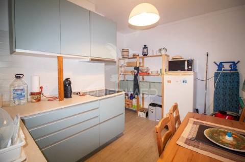 T1 recuperado no vimieiro c/ cozinha equipada e sótão habitável