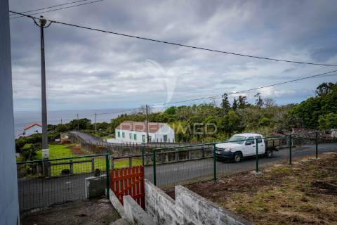Moradia t2 com vista mar – silveira, lajes do pico