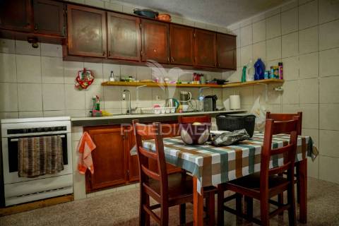 Moradia t2 com vista mar – silveira, lajes do pico