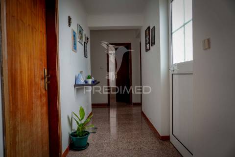 Moradia t2 com vista mar – silveira, lajes do pico