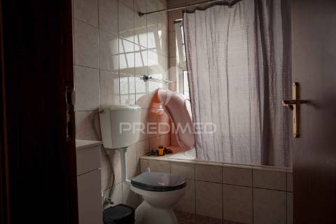 Moradia t2 com vista mar – silveira, lajes do pico