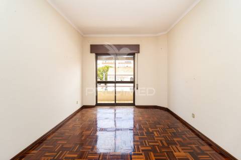 Apartamento t3 na avenida dos ciprestes