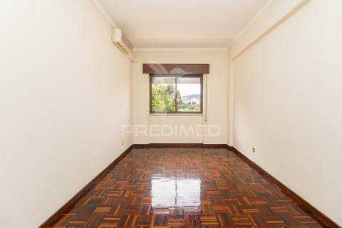 Apartamento t3 na avenida dos ciprestes