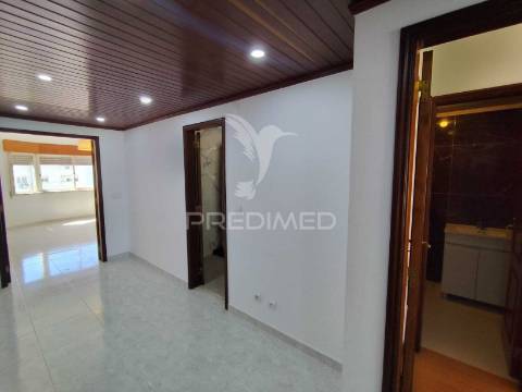 T3 remodelado , para arrendar em santa marta do pinhal