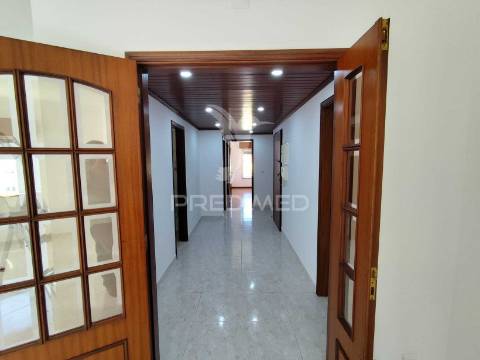T3 remodelado , para arrendar em santa marta do pinhal