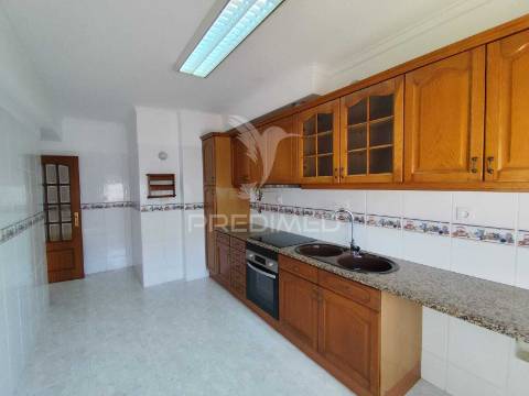 T3 remodelado , para arrendar em santa marta do pinhal