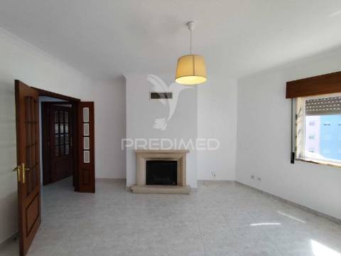 T3 remodelado , para arrendar em santa marta do pinhal
