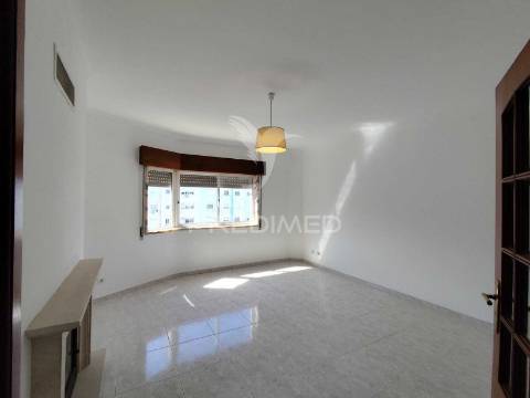 T3 remodelado , para arrendar em santa marta do pinhal