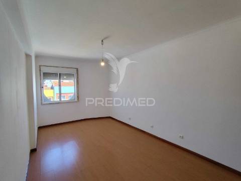 T3 remodelado , para arrendar em santa marta do pinhal