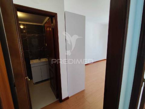 T3 remodelado , para arrendar em santa marta do pinhal