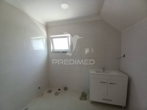 Vende se moradia t4+2 foros da amora