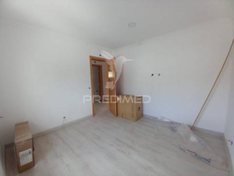 Vende se moradia t4+2 foros da amora