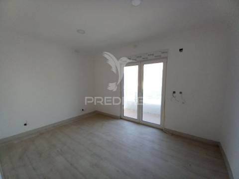 Vende se moradia t4+2 foros da amora