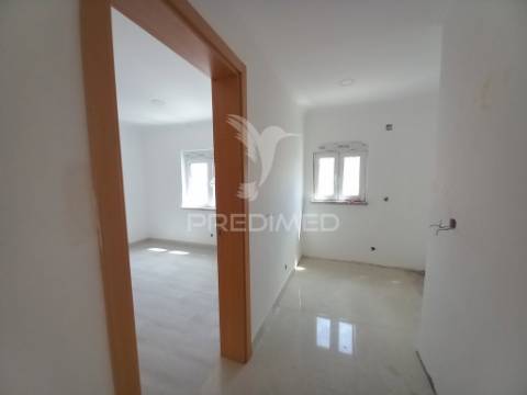 Vende se moradia t4+2 foros da amora