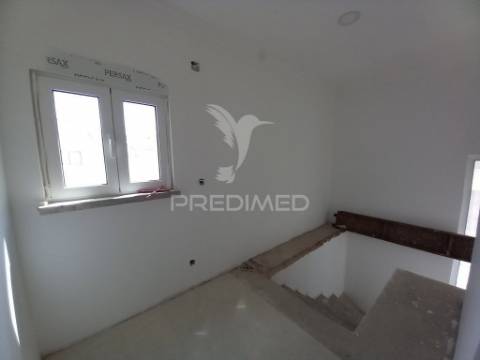 Vende se moradia t4+2 foros da amora