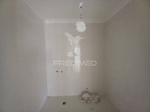 Vende se moradia t4+2 foros da amora