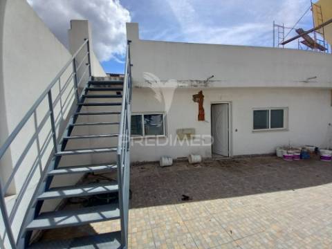 Vende se moradia t4+2 foros da amora