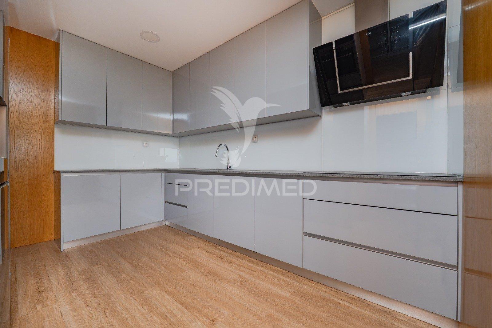 Excelente apartamento t3 de cobertura com 230 m² no centro de braga