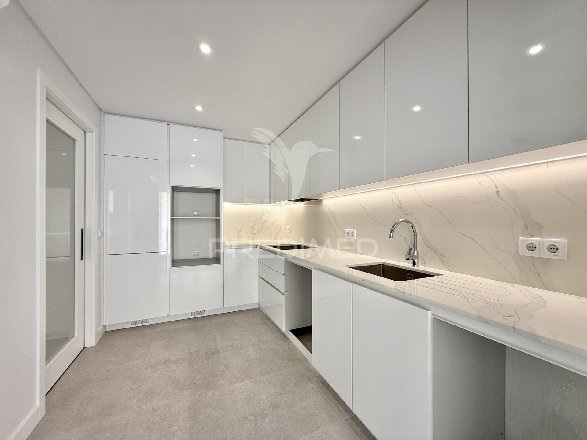 Apartamento t3 - triplex, condomínio privado no coração de leiria