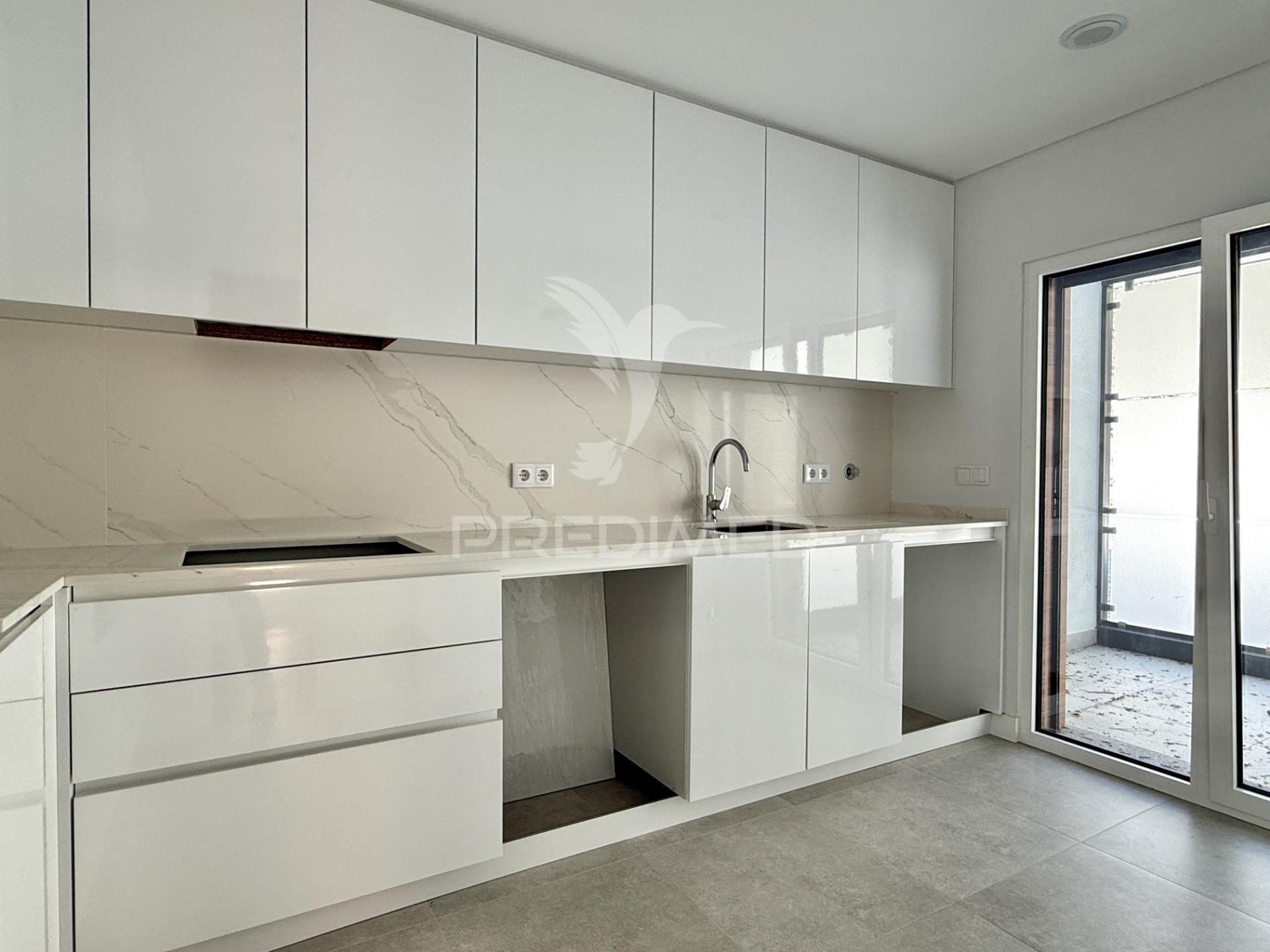 Apartamento t3 - triplex, condomínio privado no coração de leiria
