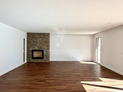 Apartamento t3 - triplex, condomínio privado no coração de leiria
