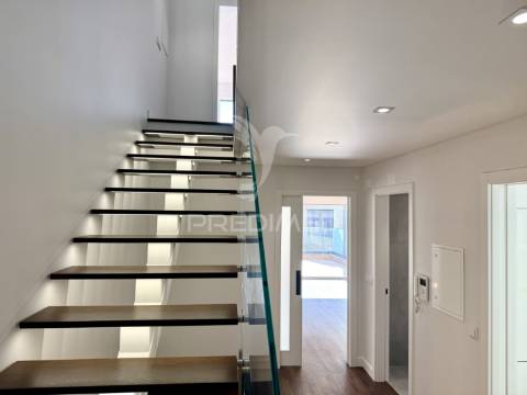 Apartamento t3 - triplex, condomínio privado no coração de leiria
