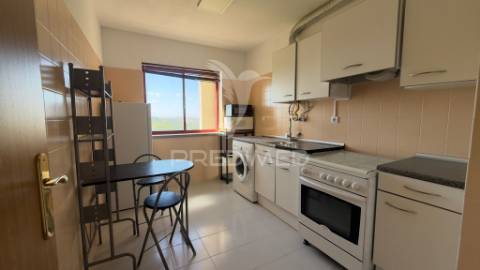 Apartamento t1 com vista desafogada | 55 m² | elevadores | parqueamento | monte da caparica