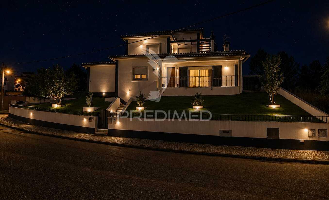 Moradia t4 de luxo semi-nova em tomar