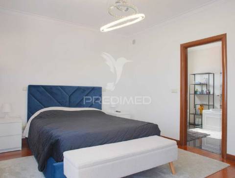Moradia t4 de luxo semi-nova em tomar