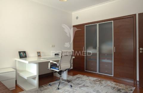 Moradia t4 de luxo semi-nova em tomar